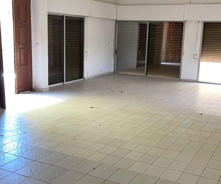 Maison Commerciale – Cité Biagui