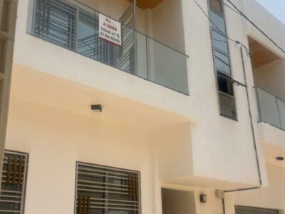 Villa R+1 à louer à Zac Mbao Cité Sonatel