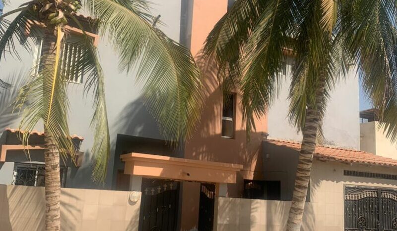 Villa à vendre à Petit Mbao