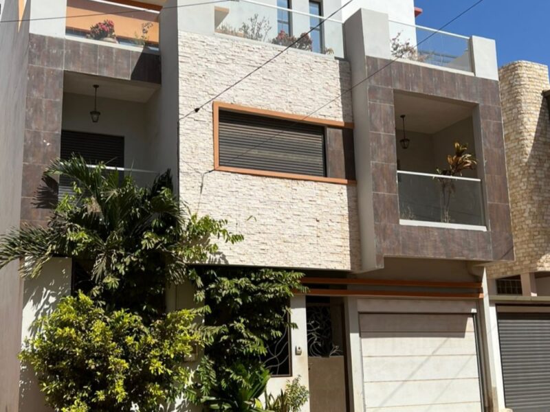 Villa de Type R+1 F5 aux Mamelles