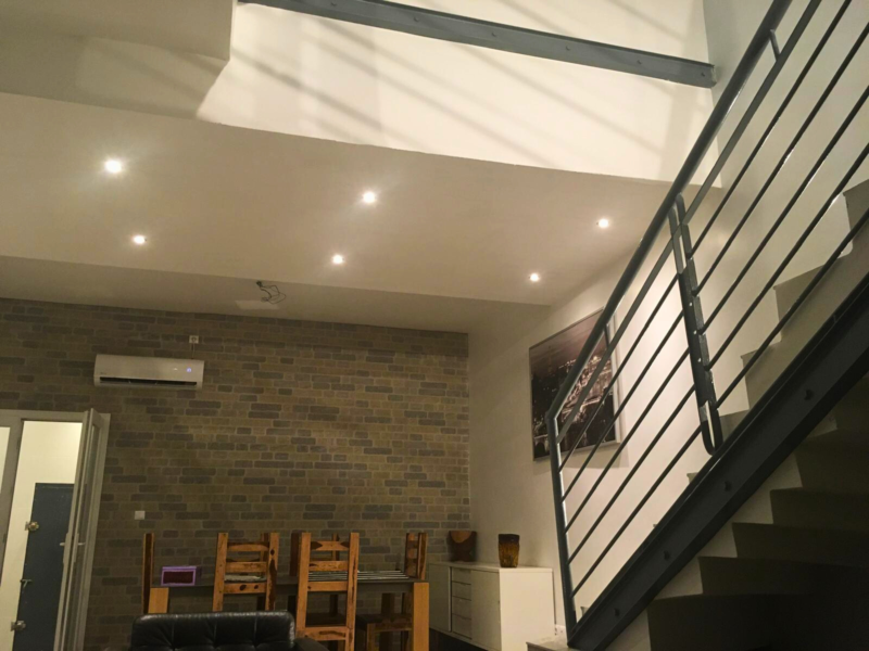 À LOUER – Duplex Meublé avec Piscine à Mermoz